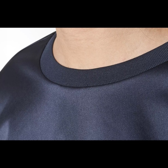 **SOLD**Adidas trefoil crew sweat in size xs Navy - Picture 7 of 8